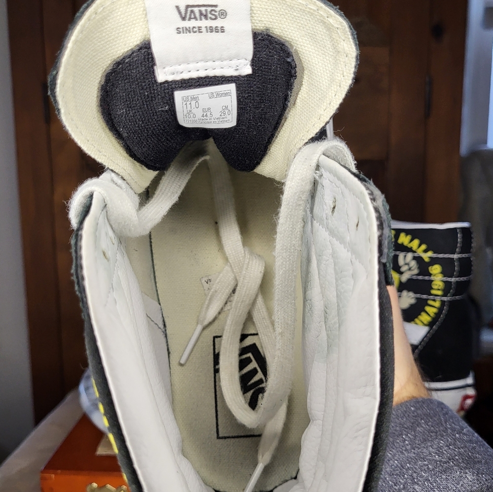 Vans Mens Black High-Top Sneakers - Picture 12 of 15